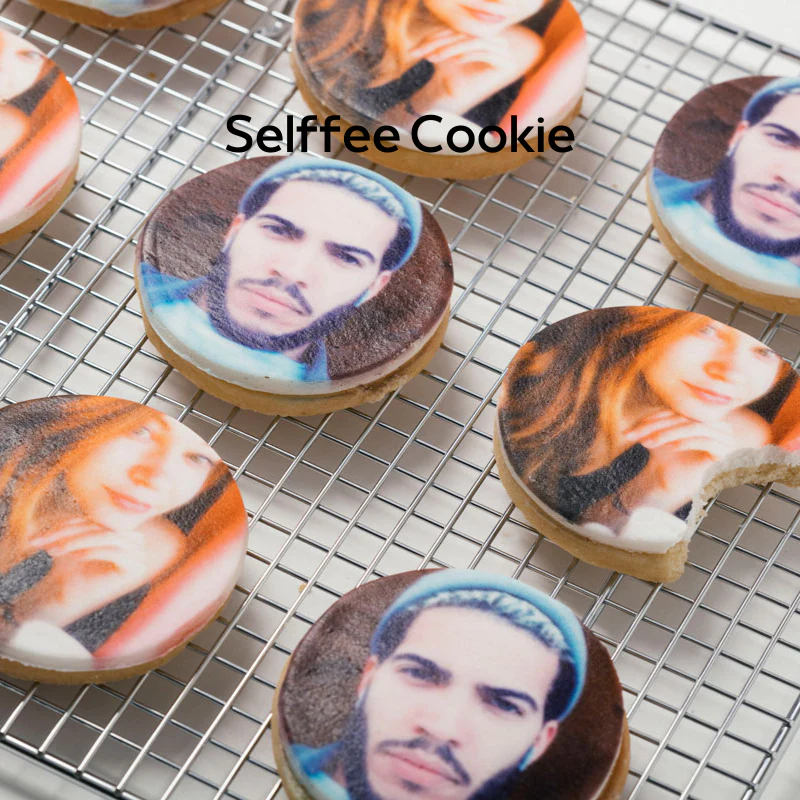 Faces printed on cookies, image curtesy of Selfee company.